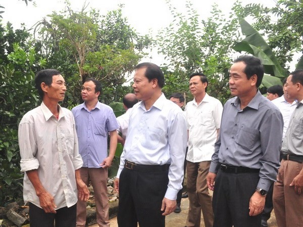 Вице-премьер СРВ Ву Ван Нинь проверил модель ликвидации бедности в провинции Хоабинь - ảnh 1
