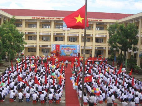 Сегодня во Вьетнаме официально начался новый учебный год - ảnh 1