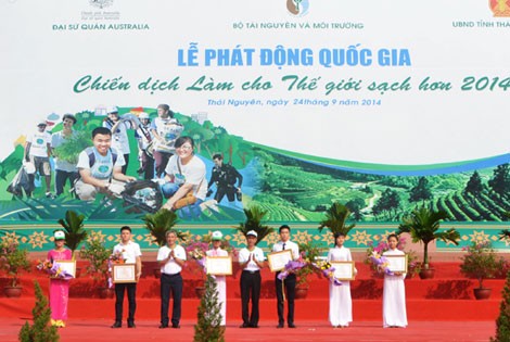 Во Вьетнаме стартовала кампания «Делаем мир более чистым» 2014 года - ảnh 1