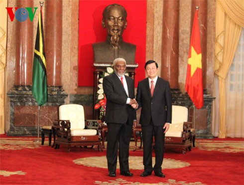 Президент СРВ Чыонг Тан Шанг принял премьер-министра Вануату - ảnh 1