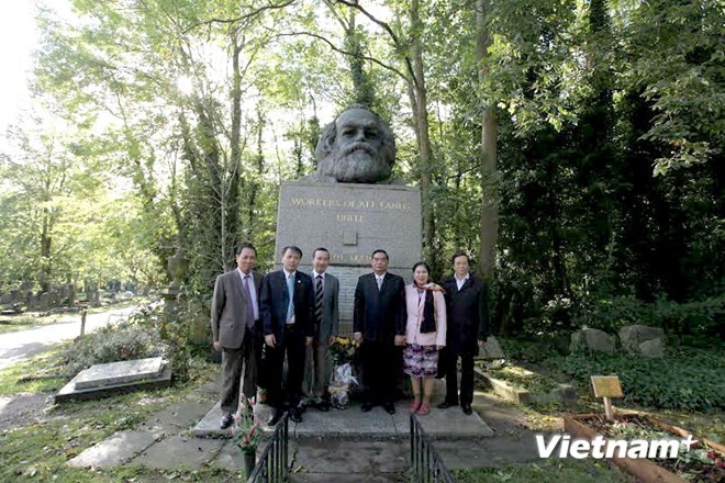 Делегация Компартии Вьетнама находилась в Великобритании с рабочим визитом - ảnh 1