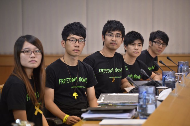 Власти Гонконга и студенты провели первые переговоры - ảnh 2