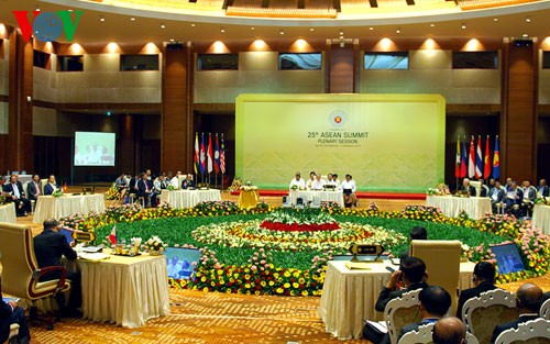 Активный вклад Вьетнама в общий успех 25-го саммита АСЕАН - ảnh 1
