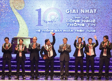 В Ханое вручена премия «Талант вьетнамской земли» 2014 года - ảnh 1
