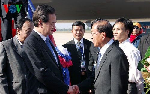 Нгуен Тан Зунг принимает участие в 8-м саммите треугольника развития Камбоджа-Лаос-Вьетнам - ảnh 1
