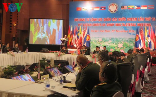 В Ханое открылась 15-я конференция командующих сухопутными войсками стран АСЕАН - ảnh 1