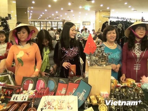 Вьетнам принял участие в благотворительной ярмарке «Зимний базар-2014» в РФ - ảnh 1