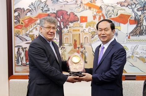 Глава МОБ Вьетнама Чан Дай Куанг принял российского посла - ảnh 1
