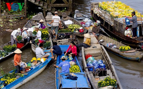 Плавучий рынок «Кайбэ» на юго-западе Вьетнама - ảnh 2