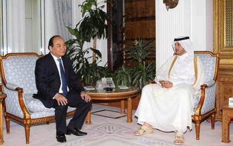 Вице-премьер СРВ Нгуен Суан Фук находится в Катаре с официальным визитом - ảnh 1