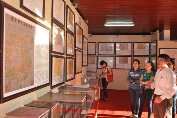 В провинции Киензянг открылась выставка, посвящённая вьетнамским островам Хоангша и Чыонгша - ảnh 1