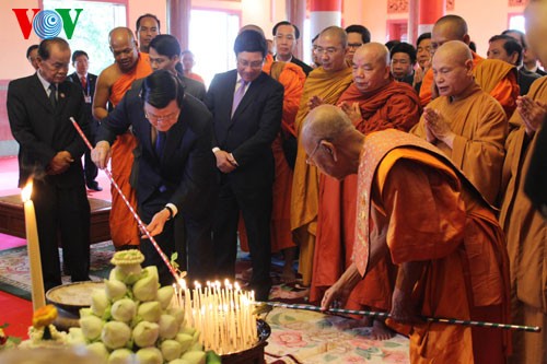 Президент СРВ Чыонг Тан Шанг продолжает государственный визит в Камбоджу - ảnh 2