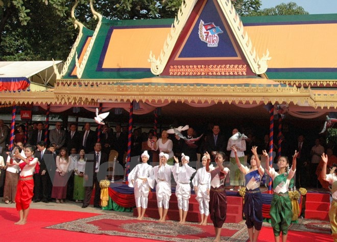 В Камбодже отметили 36-ю годовщину победы над режимом геноцида - ảnh 1