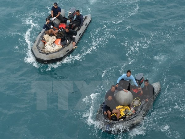 Спасатели засекли сигнал «чёрных ящиков» самолёта AirAsia  - ảnh 1