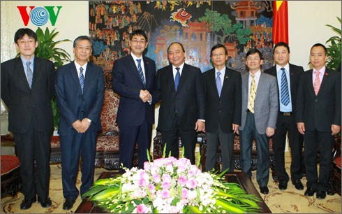Нгуен Суан Фук принял бывшего председателя комитета по международным делам нижней палаты Японии - ảnh 1