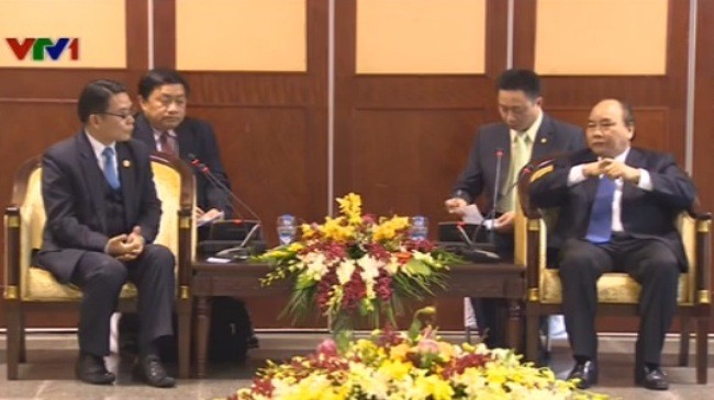 Вице-премьер Вьетнама Нгуен Суан Фук принял делегацию Общества лаосско-вьетнамской дружбы - ảnh 1
