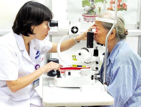 Вьетнам ускоряет программу медицинского страхования населения - ảnh 1