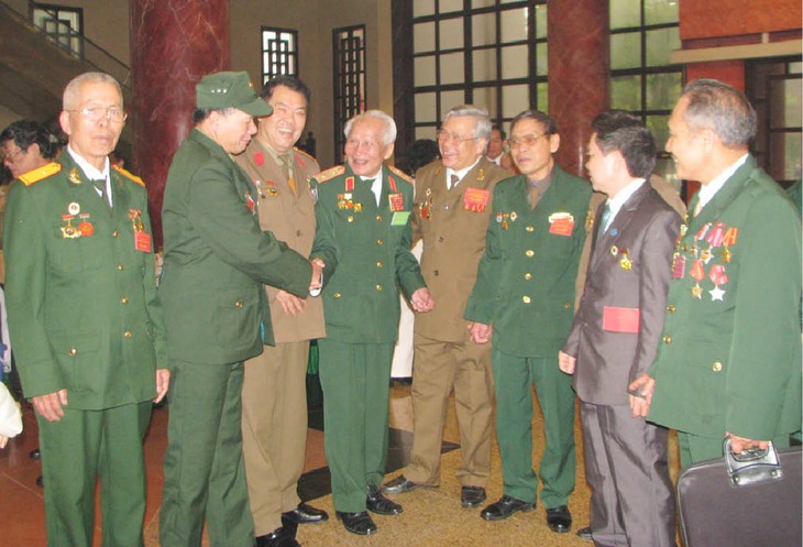 Военный округ Читхиен организовал встречу в связи с 40-летием освобождения Читхиен-Хюэ - ảnh 1