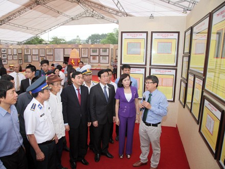 В провинции Ниньбинь открылась выставка, посвященная вьетнамским архипелагам Хоангша и Чыонгша - ảnh 1
