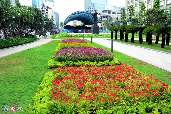 Памятник Хо Ши Мину в городе, носящем его имя - ảnh 6