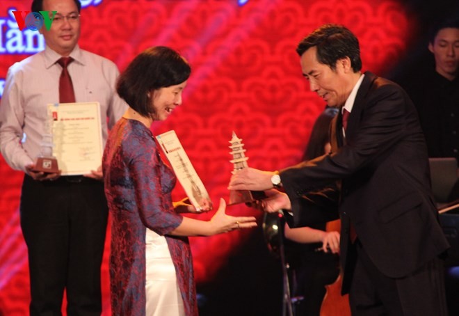 Церемония вручения премий за лучшие журналистские произведения 2014 года - ảnh 8