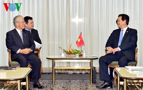 Премьер Вьетнама принял участие в беседе с представителями японских деловых кругов - ảnh 2