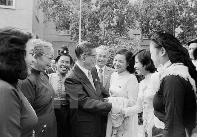 Незабываемые фотографии генсека ЦК КПВ Нгуен Ван Линя - ảnh 6