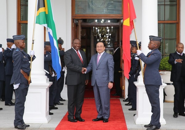 Вьетнам и ЮАР принимают приоритетные меры по активизиации двустороннего сотрудничества - ảnh 1