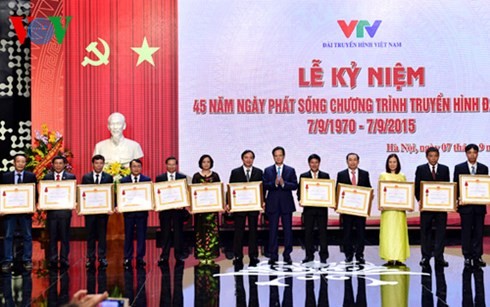 Вьетнамское телевидение отметило 45-летие со дня выпуска в эфир первой передачи - ảnh 1