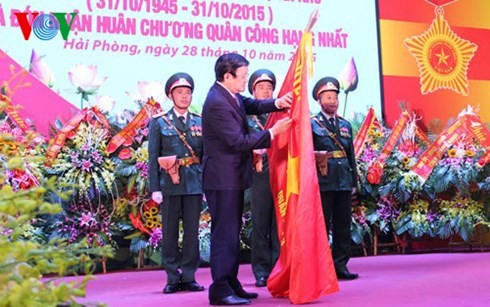 Президент СРВ Чыонг Тан Шанг наградил орденом «За боевую доблесть» 3-й военный округ страны - ảnh 1