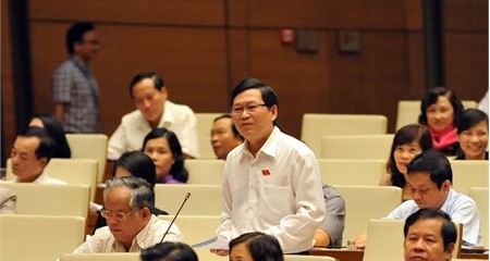 Депутаты вьетнамского парламента обсудили проект Закона о сборах - ảnh 1
