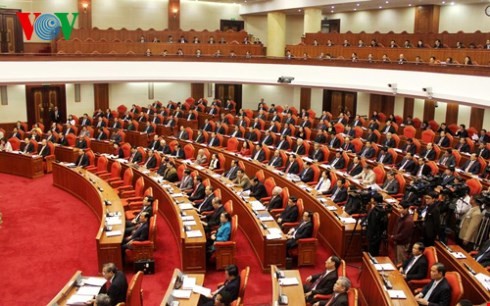 В Ханое открылся 13-й пленум ЦК Компартии Вьетнама 11-го созыва - ảnh 2