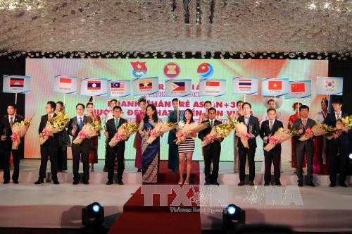 Во Вьетнаме вручена премия «Молодые бизнесмены АСЕАН+3 стремятся к устойчивому развитию» - ảnh 1