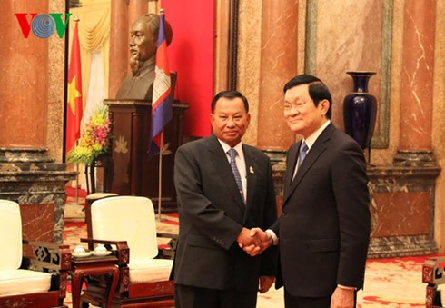 Президент СРВ Чыонг Тан Шанг принял главу Сената парламента Камбоджи - ảnh 1