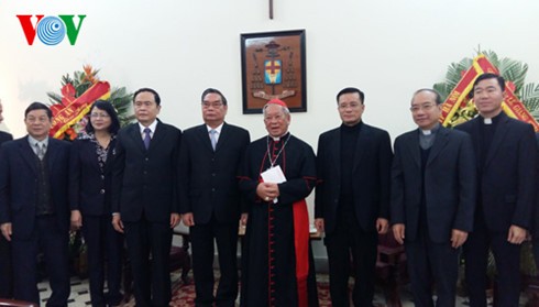 Глава ОФВ Нгуен Тхиен Нян поздравил верующих с Рождеством в провинции Контум - ảnh 3