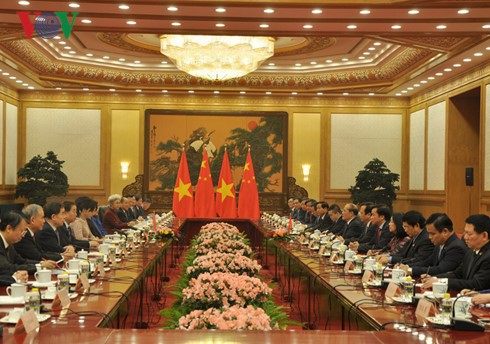 Китайские СМИ осветили визит спикера парламента Вьетнама в Китай - ảnh 2