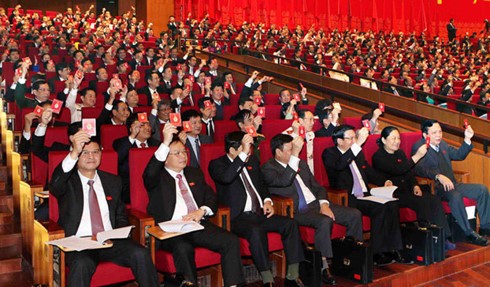 На 12-м съезде КПВ продолжала обсуждаться кадровая работа ЦК КПВ 12-го созыва - ảnh 1