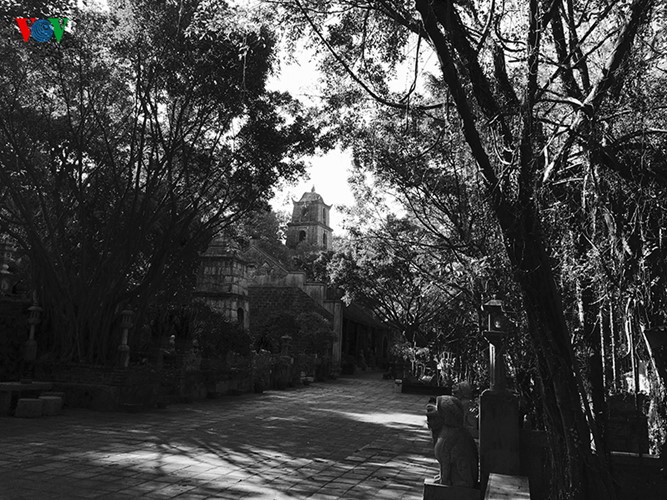 Вьетнамская резиденция «Тхань Чыонг» в черно-белых фотографиях - ảnh 3