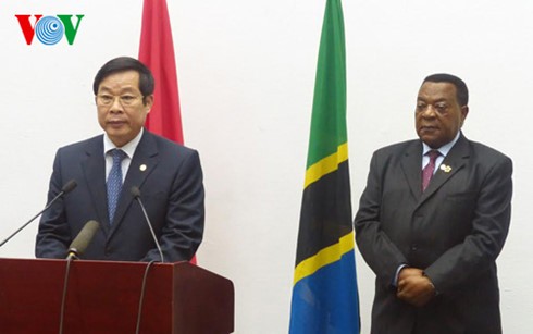 Президент Вьетнама завершил государственный визит в Танзанию - ảnh 2