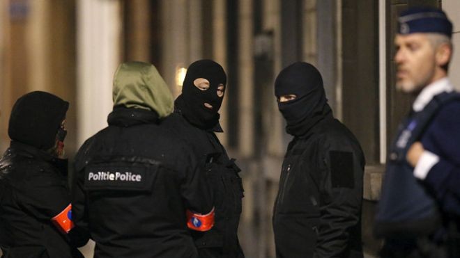 Прокуратура Бельгии подтвердила задержание подозреваемых в терактах в Брюсселе - ảnh 1