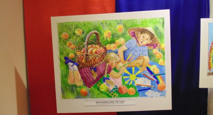 Выставка детских рисунков «Я рисую Россию - Я рисую Вьетнам» - ảnh 9