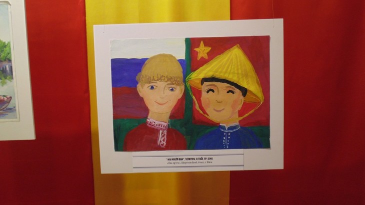 Выставка детских рисунков «Я рисую Россию - Я рисую Вьетнам» - ảnh 11
