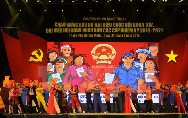 Во Вьетнаме прошел ряд художественных программ, посвященных дню выборов - ảnh 1