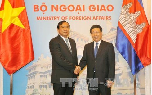 Дипломатия Вьетнама и Камбоджи вносит вклад в укрепление и развитие отношений между двумя странами - ảnh 1