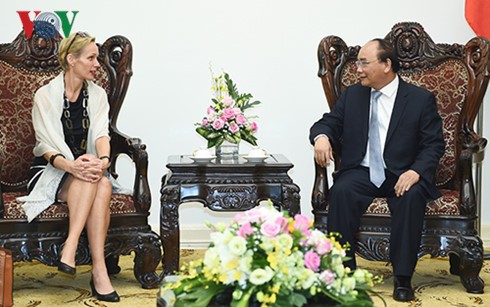 Премьер Вьетнама Нгуен Суан Фук принял посла Швеции - ảnh 1