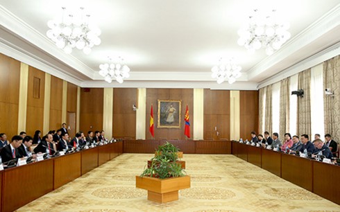 В Улан-Баторе прошли вьетнамо-монгольские переговоры на высоком уровне - ảnh 2