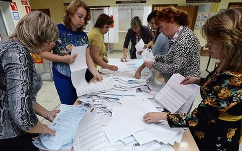 «Единая Россия» набирает 51% голосов на выборах в Госдуму - ảnh 1