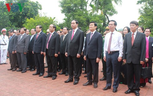 Во Вьетнаме отмечается 140-летие со дня рождения и.о. президента Хуинь Тхук Кханга - ảnh 2