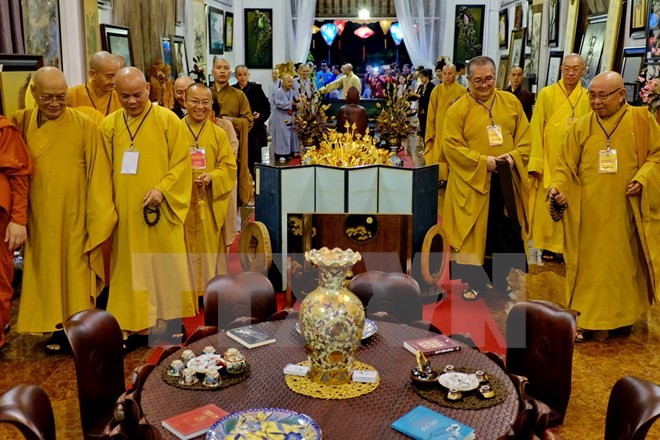 Глава ОФВ поздравил Вьетнамскую буддийскую сангху с 35-летием со дня её создания - ảnh 1