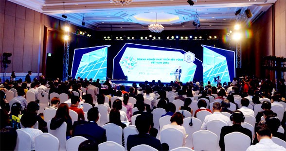 Вьетнамское правительство усиливает административную реформу для устойчивого развития бизнеса - ảnh 1